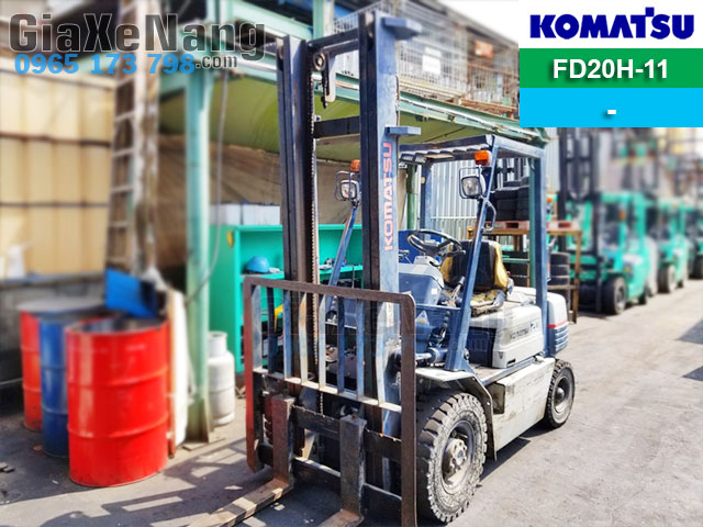 Xe nâng dầu giá rẻ Komatsu FD20-11
